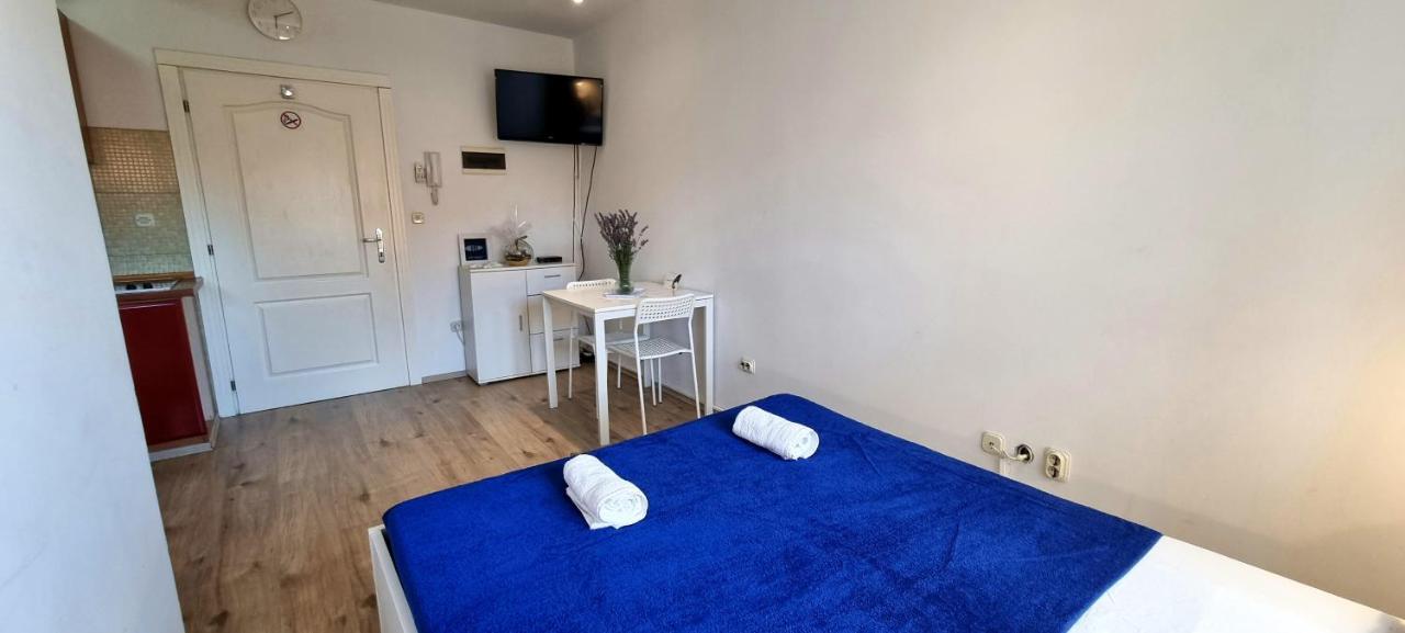 Tiny Studio Big Living Apartment Rovinj Luaran gambar
