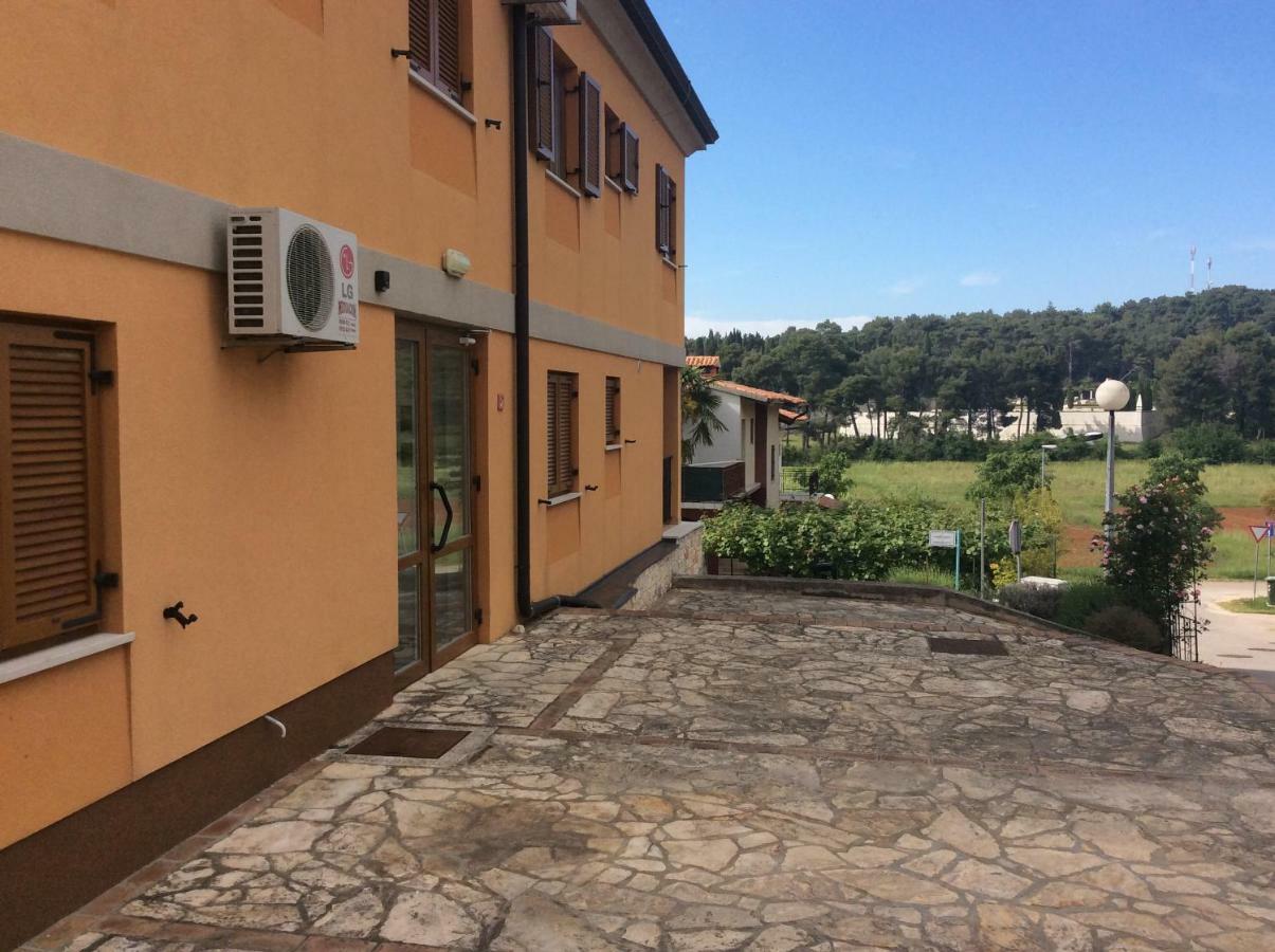 Tiny Studio Big Living Apartment Rovinj Luaran gambar